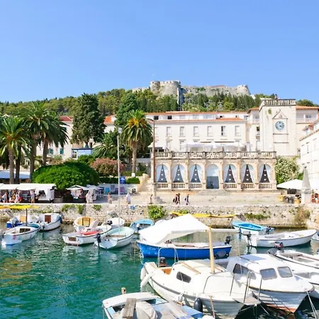 In With Sea View, Balcony, Air Conditioning, Wi-fi Hvar Town