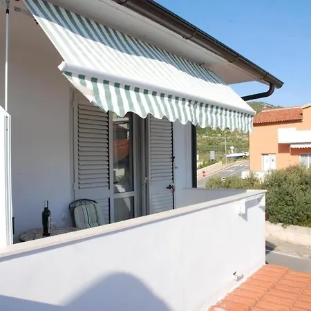 In With Sea View, Balcony, Air Conditioning, Wi-fi *