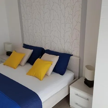 In With Sea View, Balcony, Air Conditioning, Wi-fi *